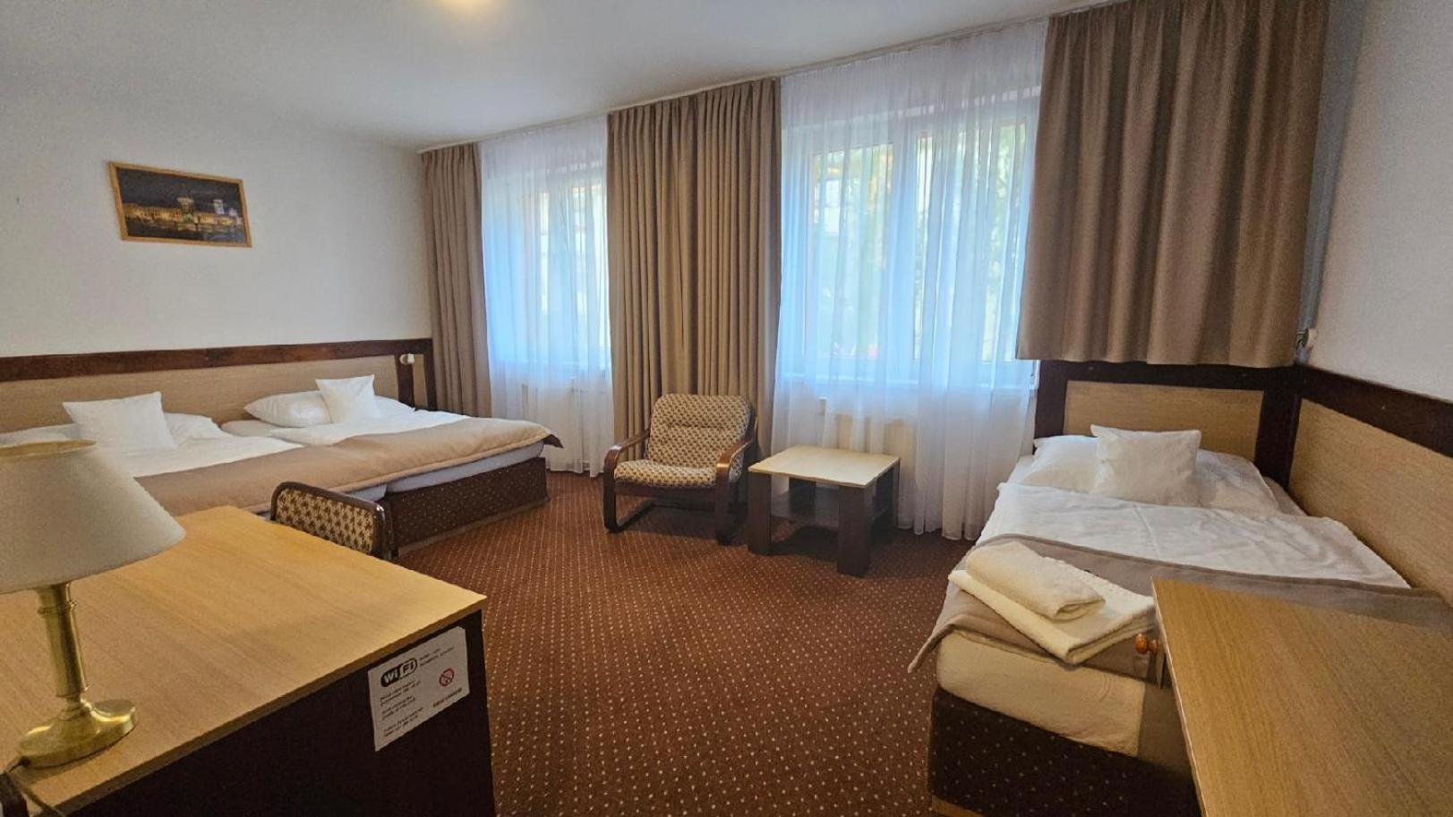 Hotel Adler Ceske Budejovice Exterior foto