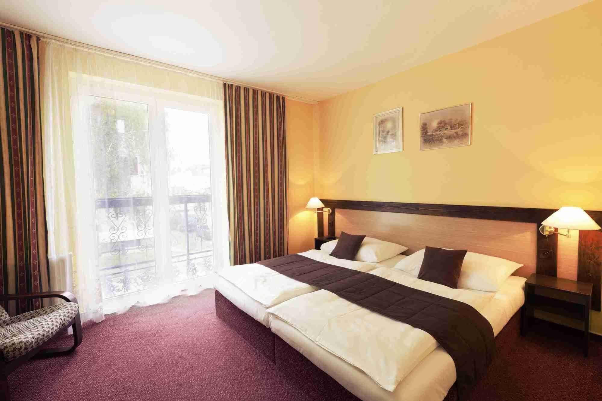 Hotel Adler Ceske Budejovice Exterior foto