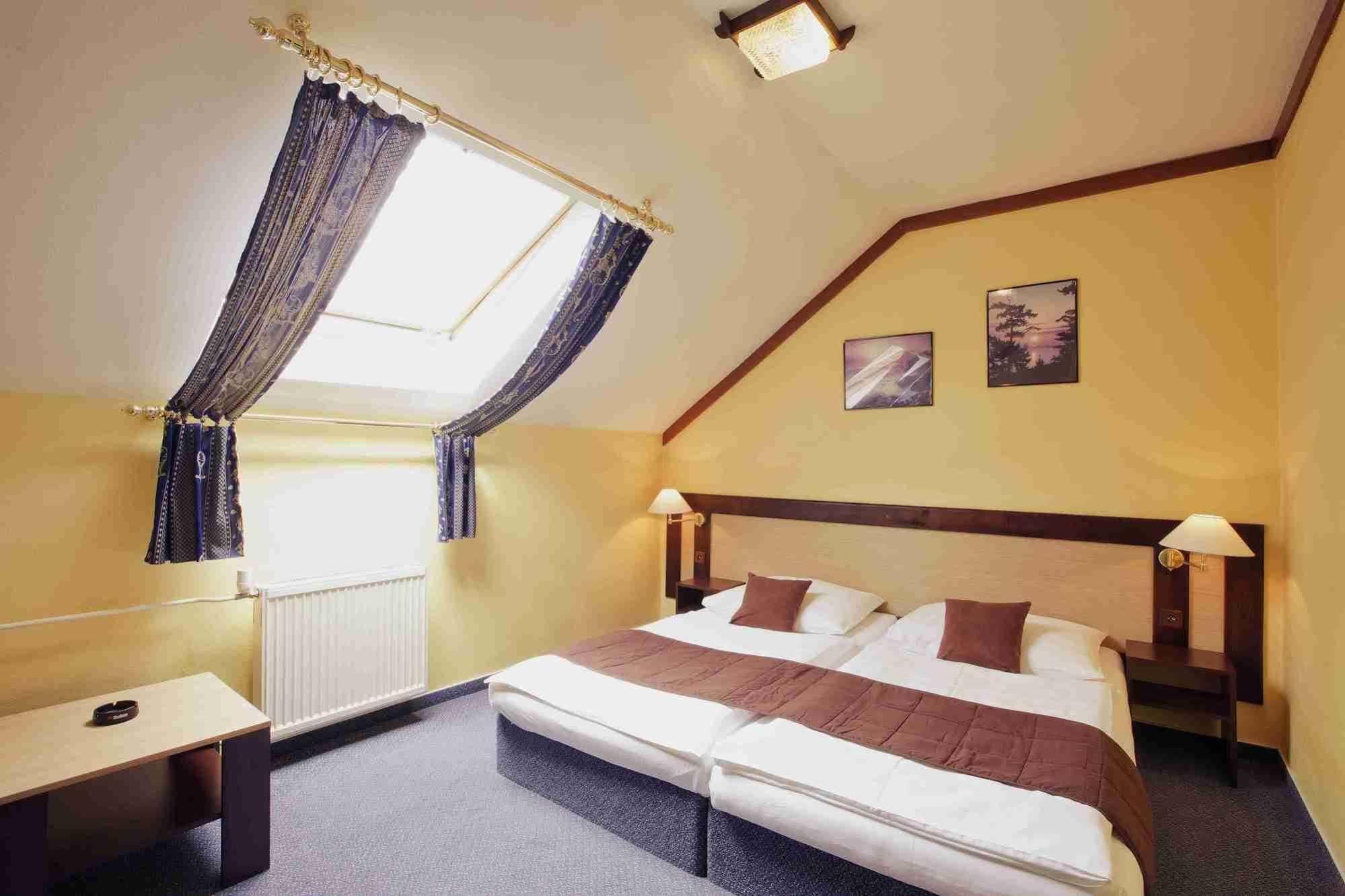 Hotel Adler Ceske Budejovice Exterior foto