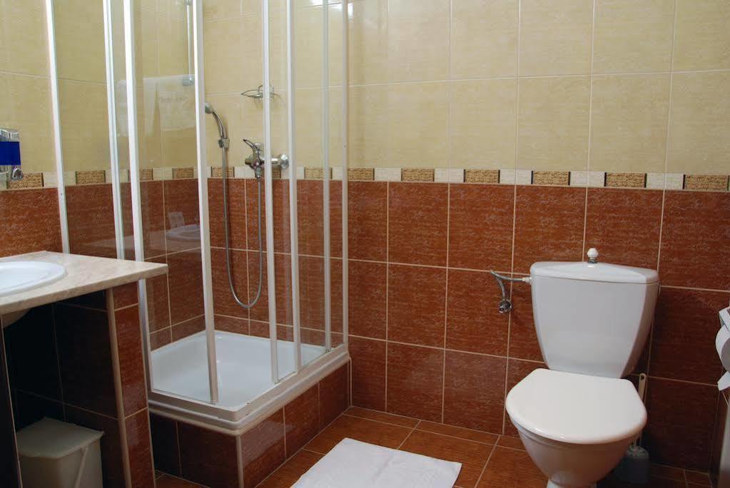 Hotel Adler Ceske Budejovice Exterior foto