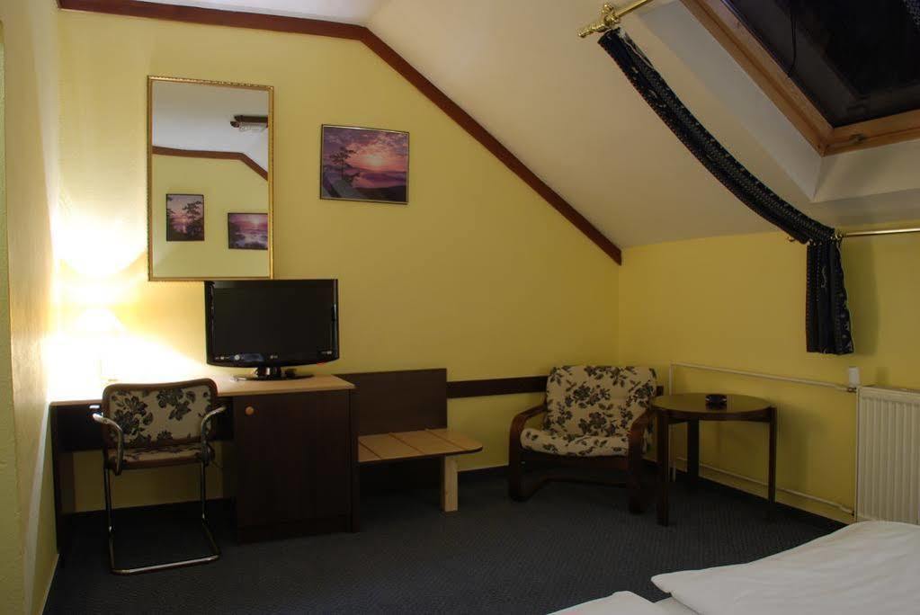 Hotel Adler Ceske Budejovice Exterior foto